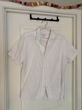 Cotton/Linen White Button Shirt.